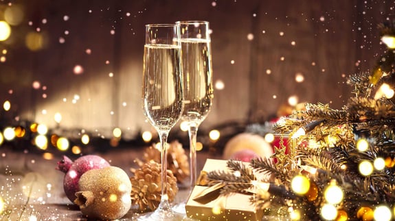 New-Years-Dining-Specials-hero-image_v02_1920x1080