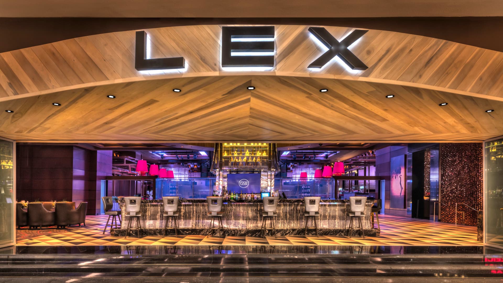 LEX-Ultra-Lounge-exterior-3to2_lg_3840x2560[1]